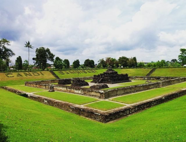 Candi Sambisari Jogja