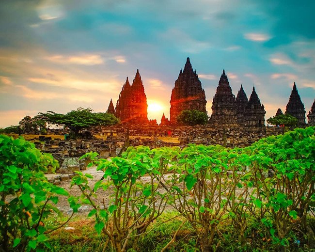 Wisata Candi Prambanan