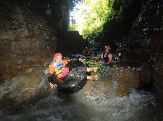 Tubing Gua Kalisuci